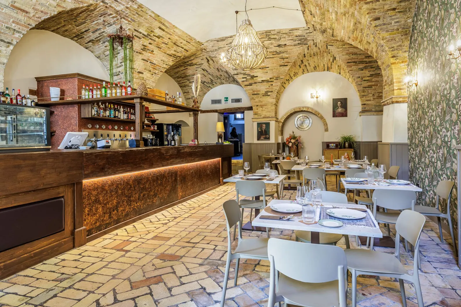 Il bancone del bar di Flora Picena